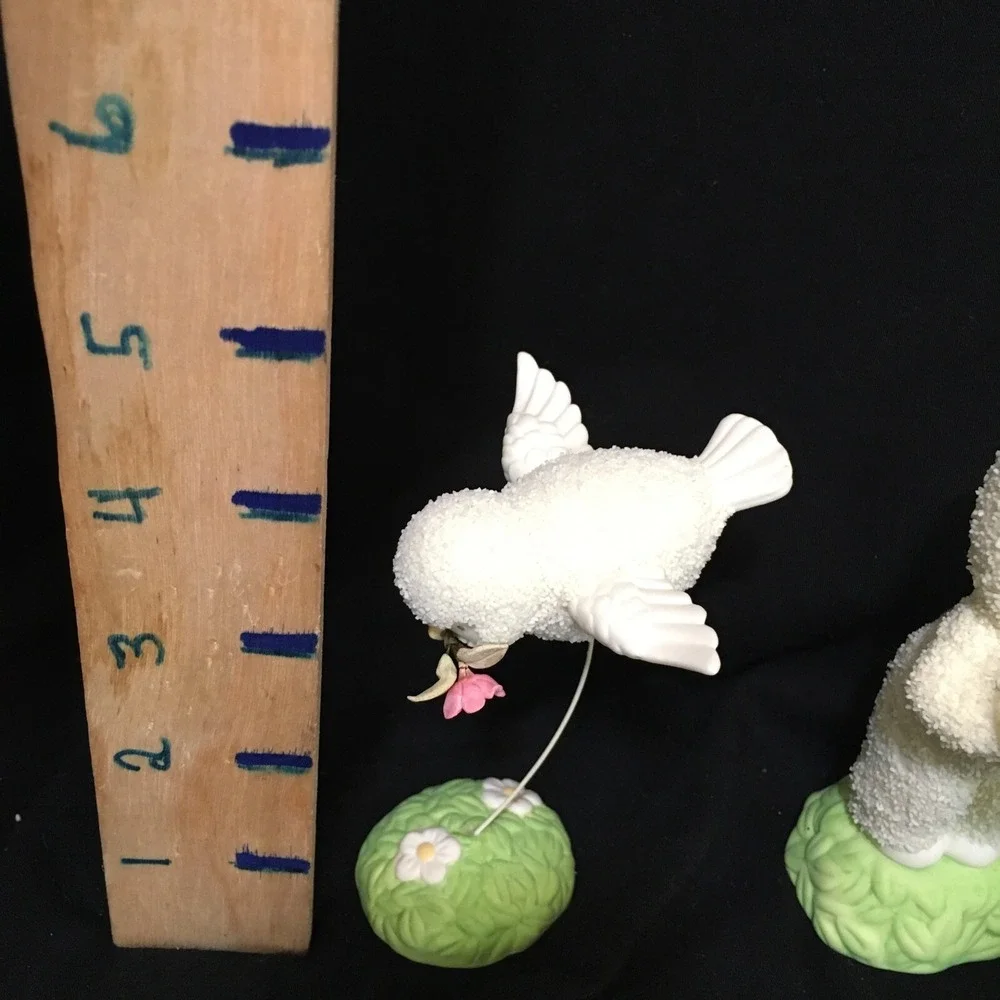 Dept 56‎ Snowbunnies '2007 LE Flying Robin Figurine